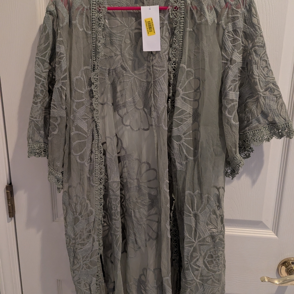 Elegant Lace Kimono in Gray